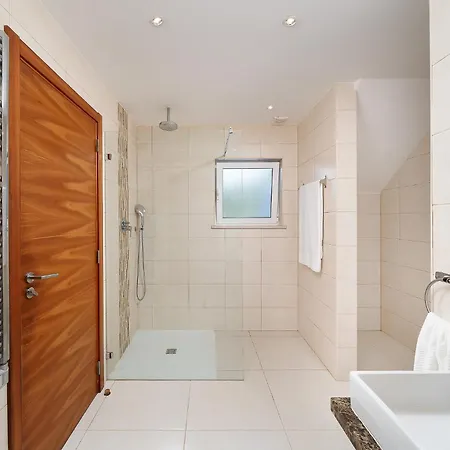 180 Degree Ocean Views, Pure Paradise וילה *