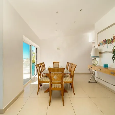 180 Degree Ocean Views, Pure Paradise فيلة